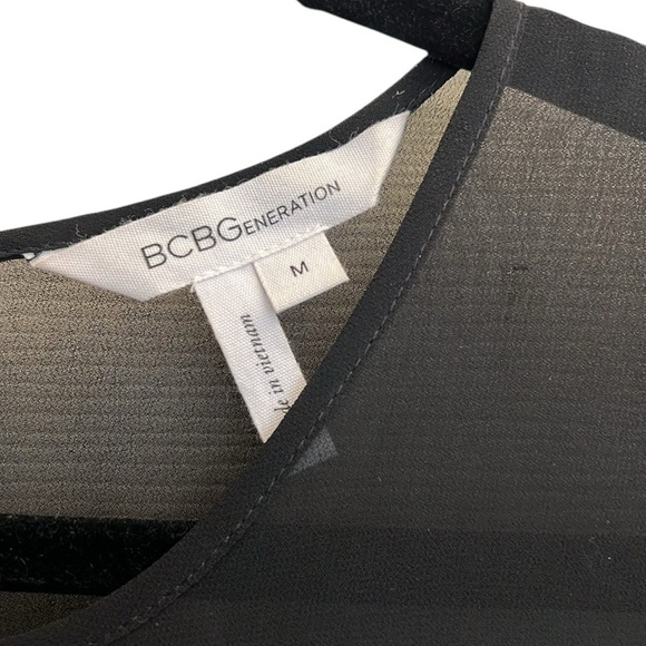 BCBG Gen Semi-Sheer Black Pleated Short Sleeve Top Blouse Moto Boho Medium - Picture 3 of 12